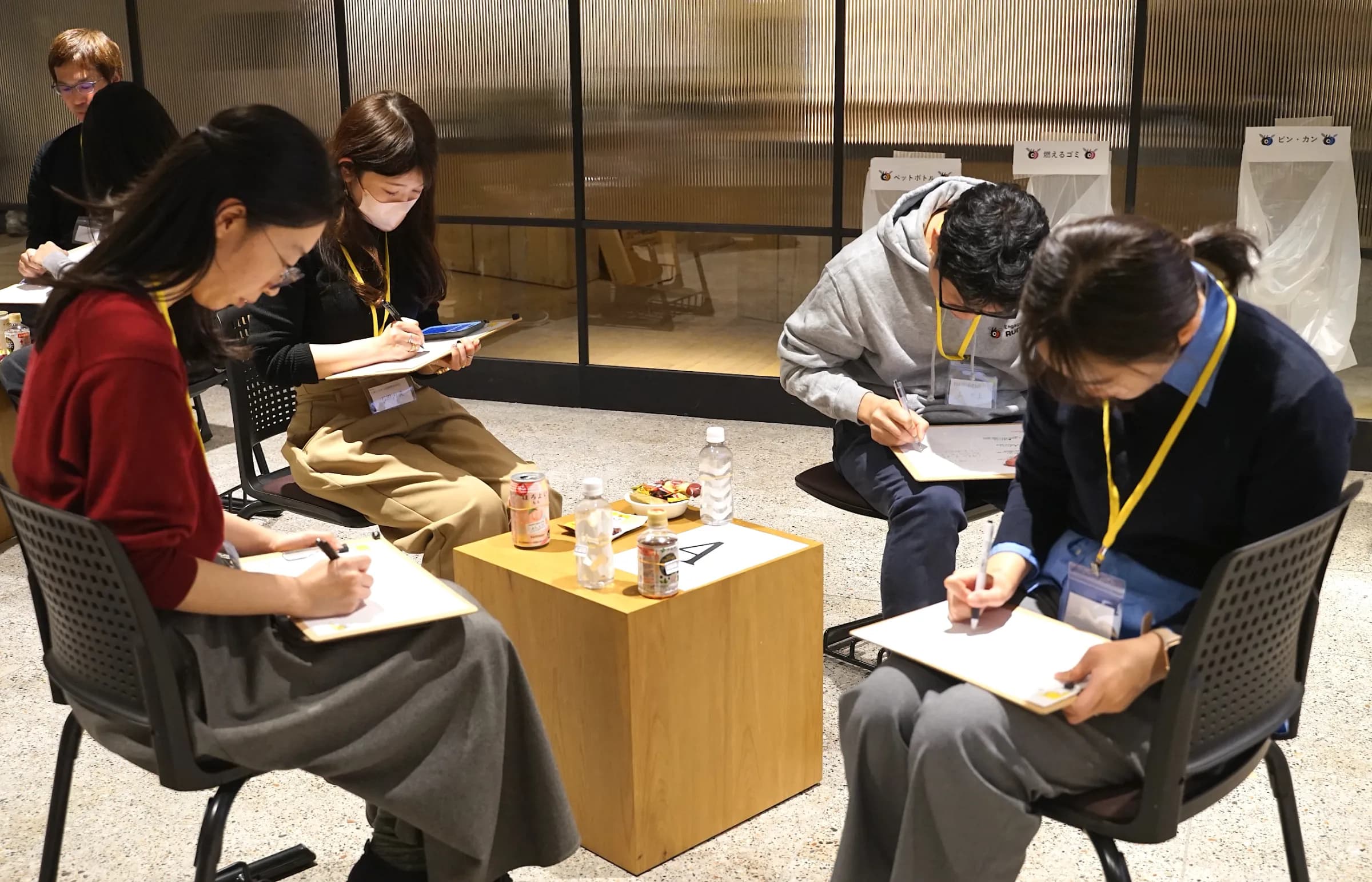 皆さん真剣にワークシートを書き進めていきます