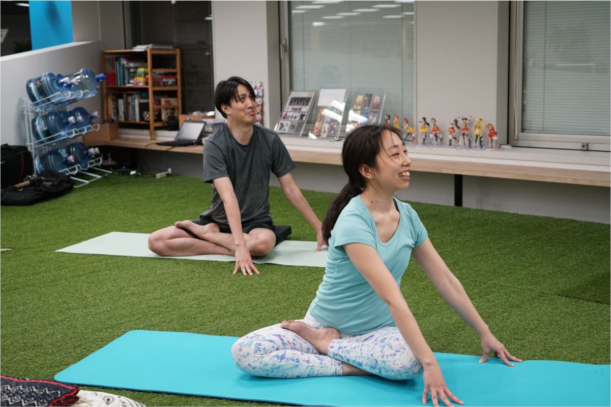在宅勤務社員の健康を促進するヨガ配信