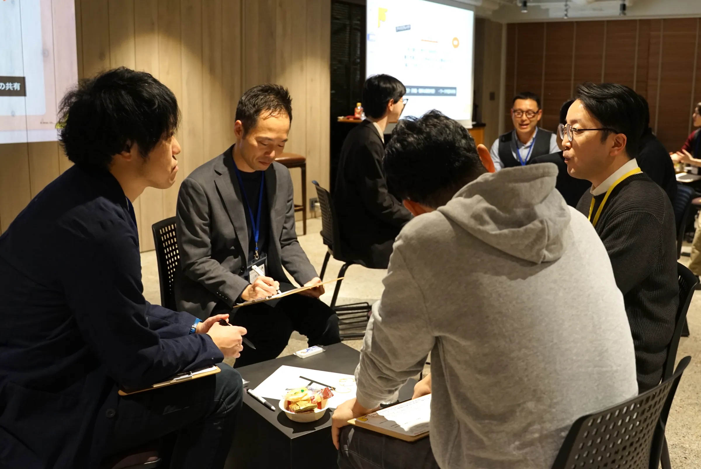 「Engagement Run!Academyのクラスや交流会でお互いの仕事の話はするけれど、意外とプライベートのことは聞いたことがなかった…」なんていう声が聞こえてきます